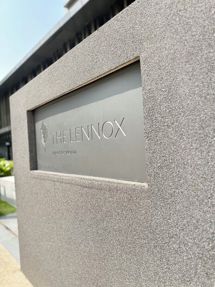 Easy Stay at the Lennox