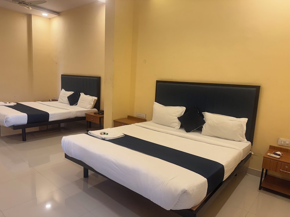 HOTEL MINT PARK