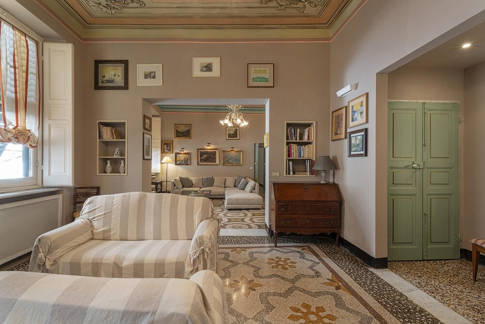Fancy Apartment in Palazzo Grimaldi by Wonderful Italy view 5