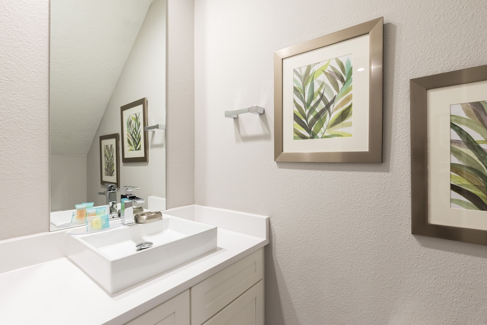 Summerville Vacation Homes by Columbia Management