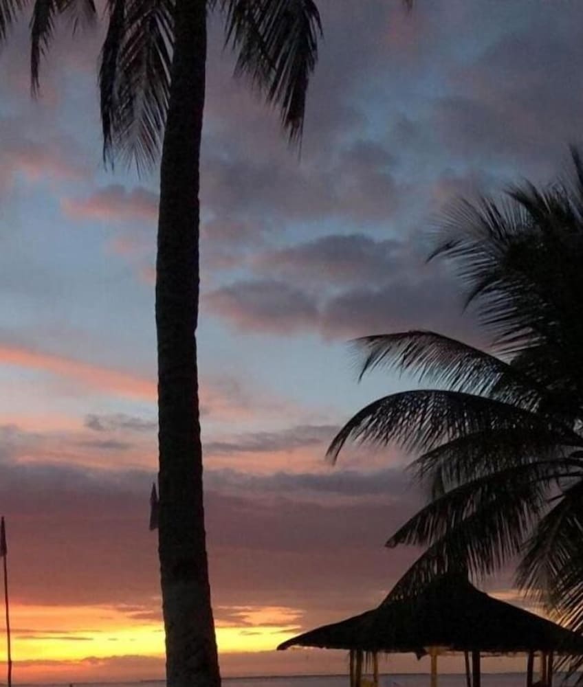 Nichos Island Resort