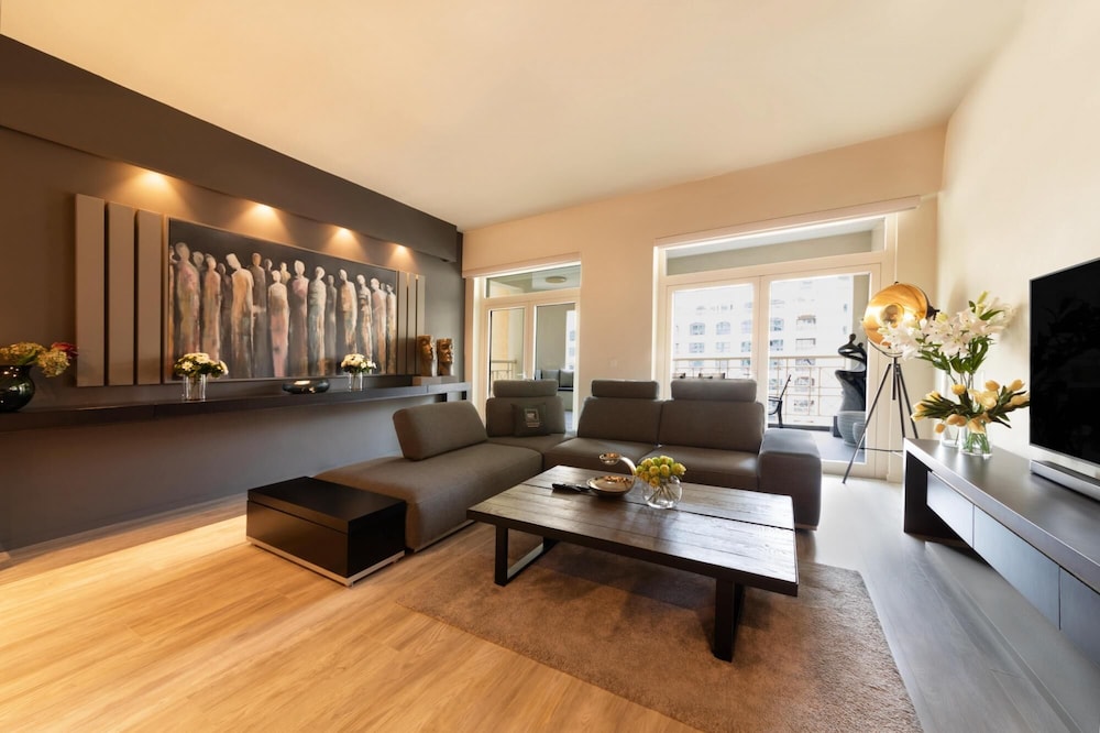 Luxurious 2 Bed Apt on Palm Jumeirah