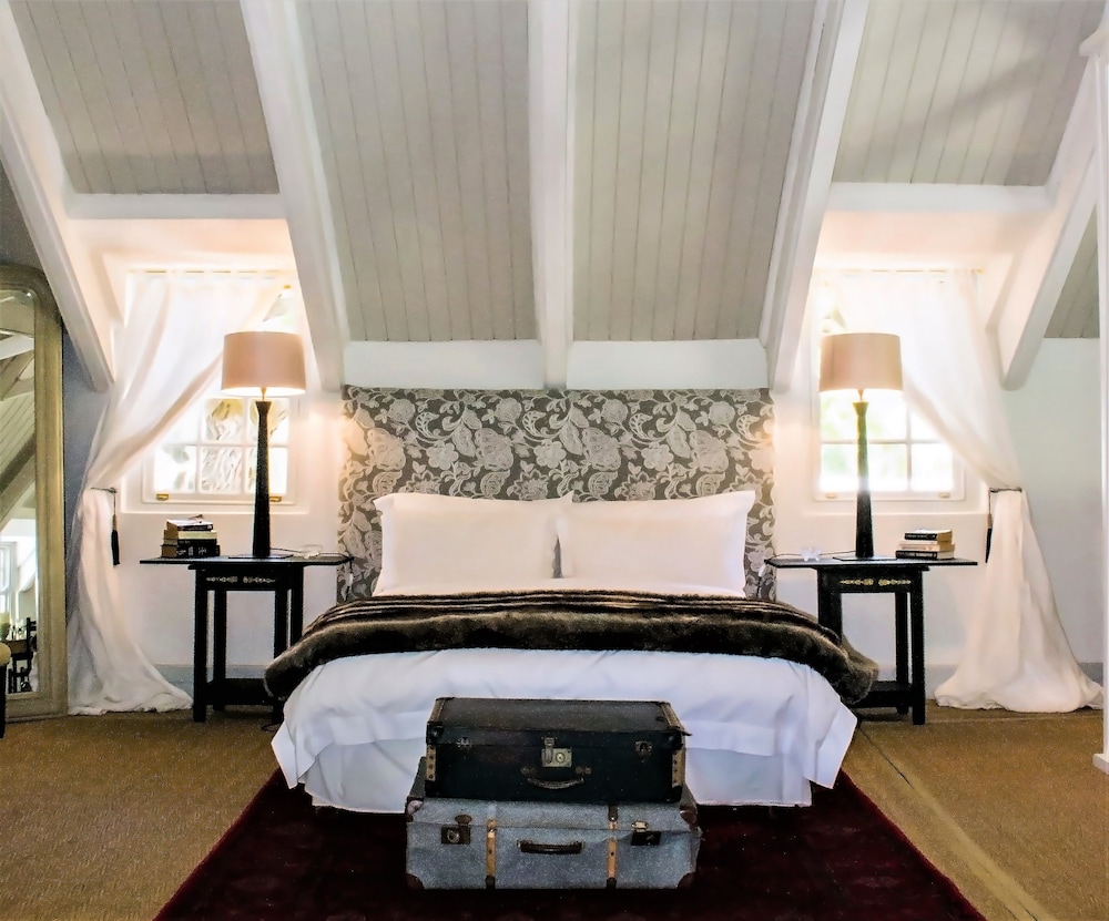 Old Oak Manor view 4