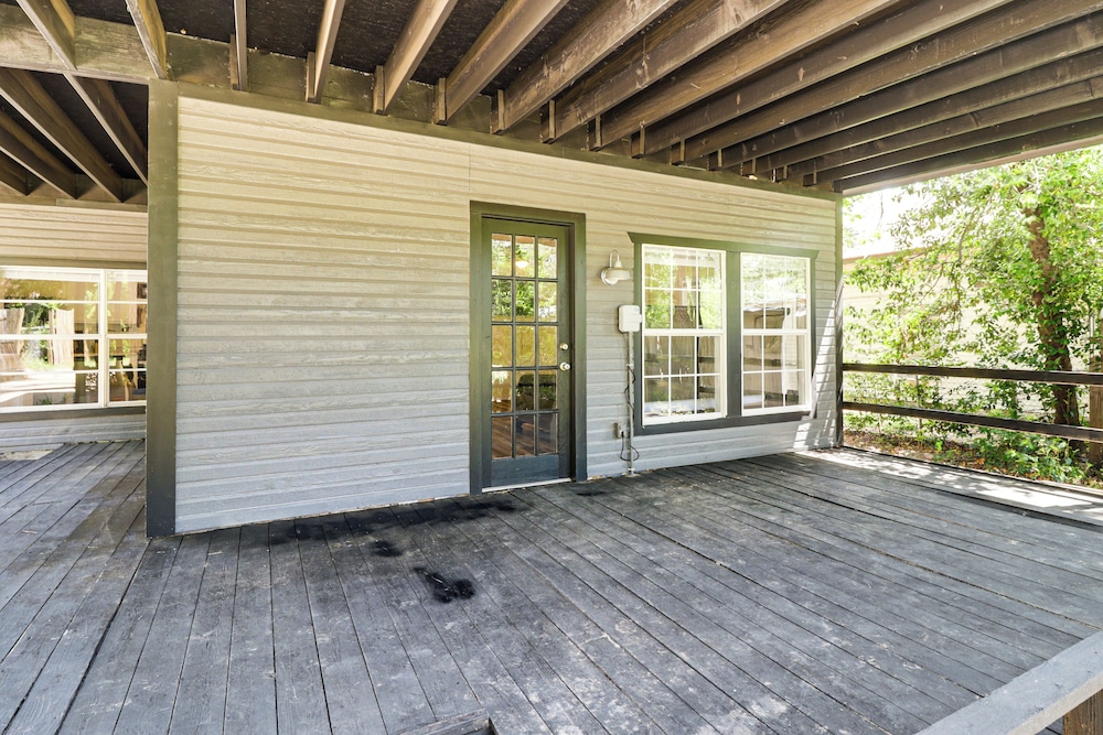 Walk to Dtwn Weatherford: Home w/ Yard!
