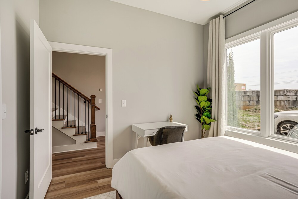 2 Mi to Dtwn: Walkable Retreat in Chattanooga!