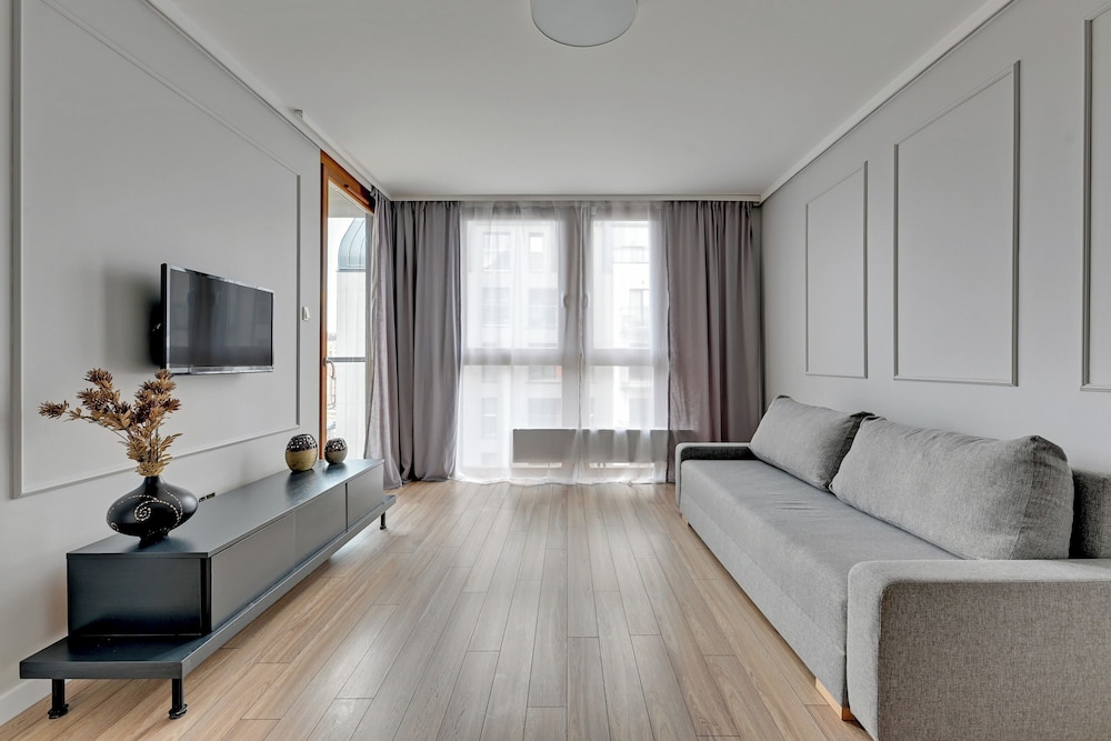 Aura - Riverside & Parking by Downtown Apartments