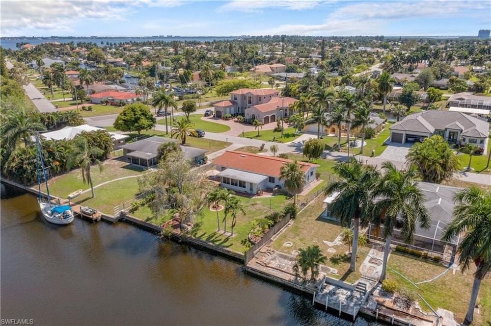 Tamiami On The Canal view 5
