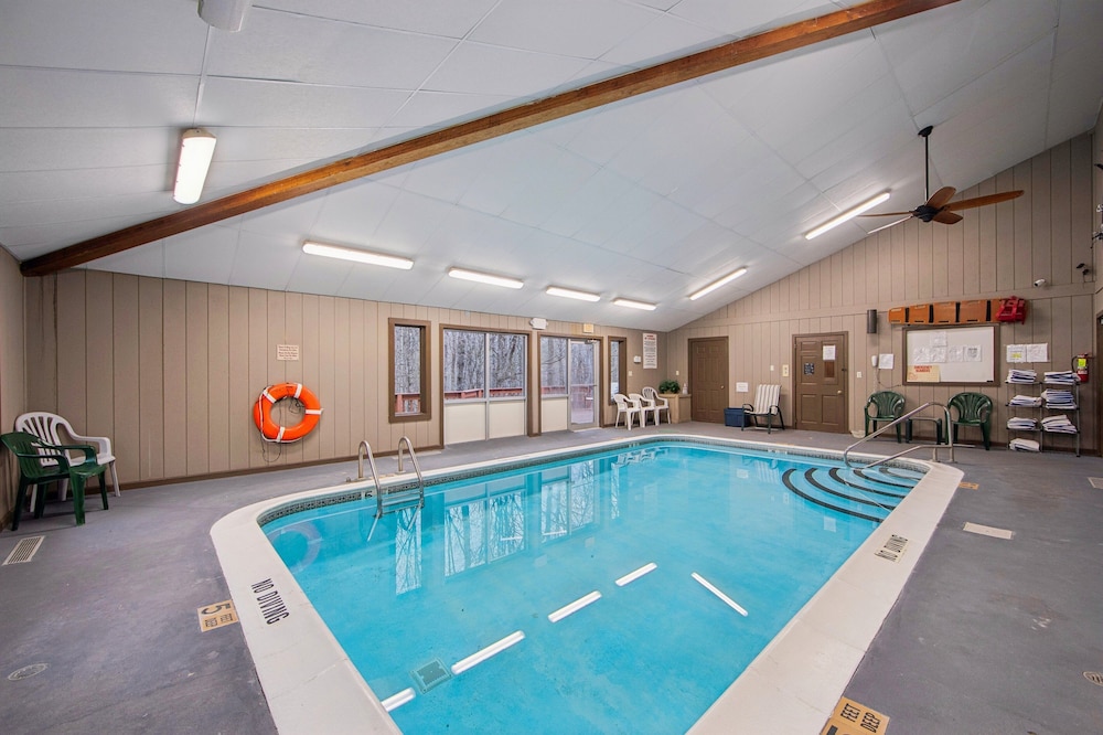 Peaceful Valley 72i - A Cozy Mountain Retreat 2 Bedroom Townhouse by The Summit at Gore Mountain