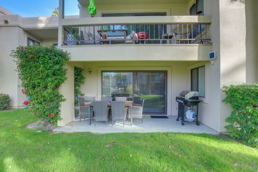 Golf, Hike & Relax: Cathedral City Condo