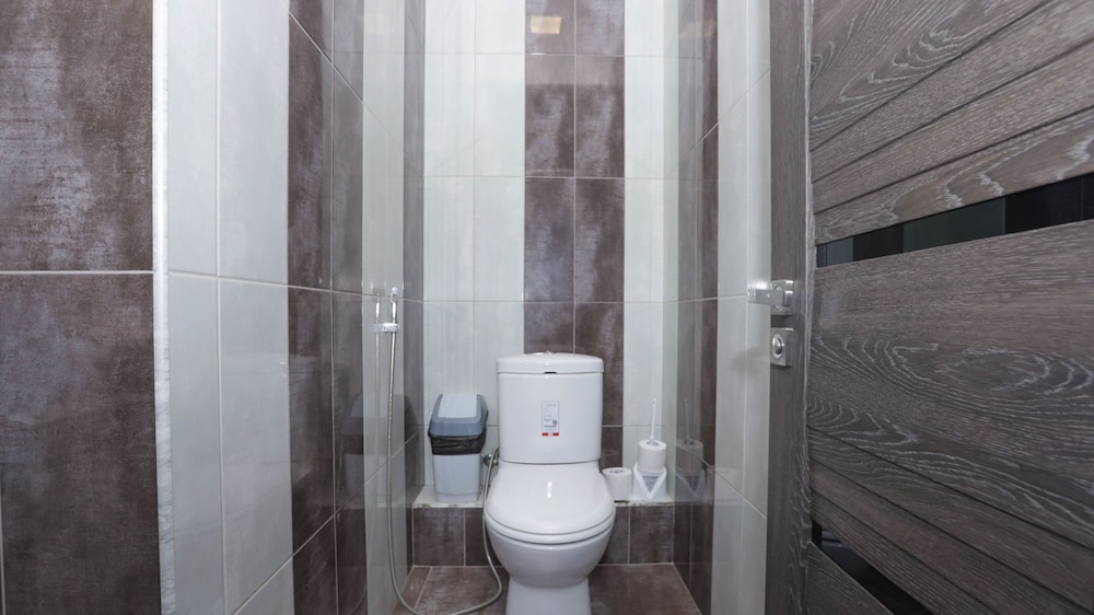 Stay inn on Mashtots 13.1