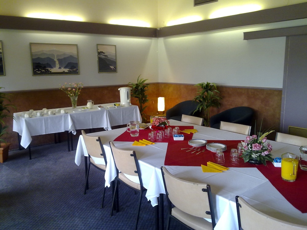 meeting & event spaces