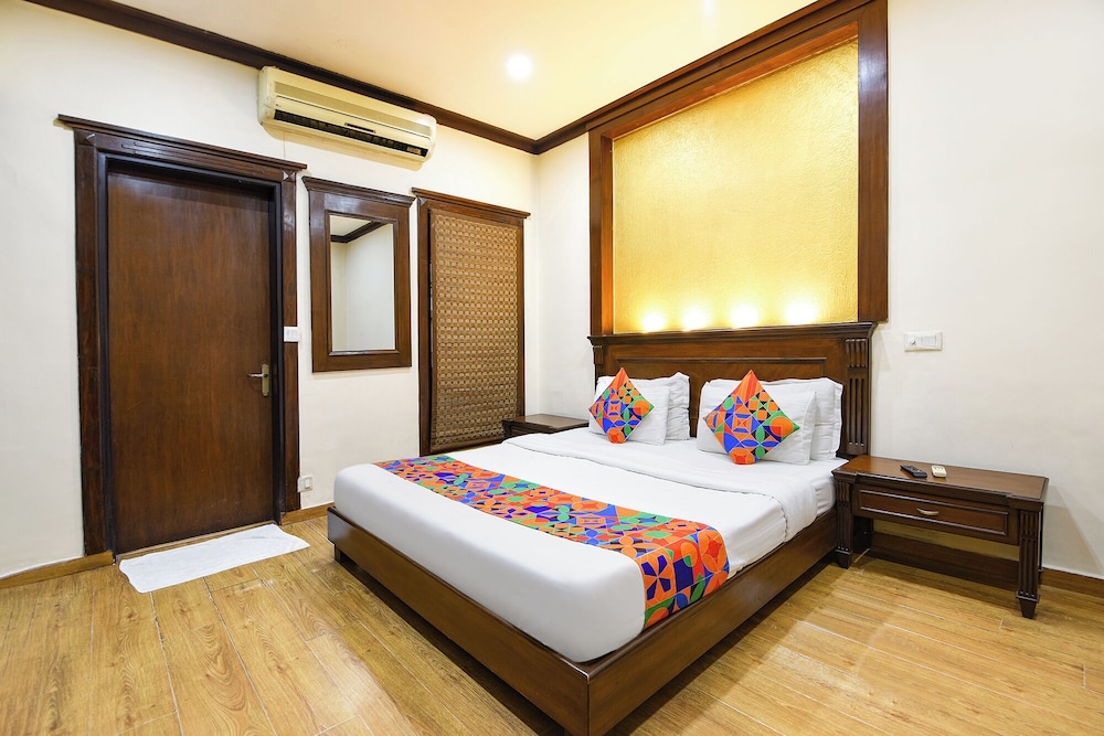 Fabhotel Siris 18