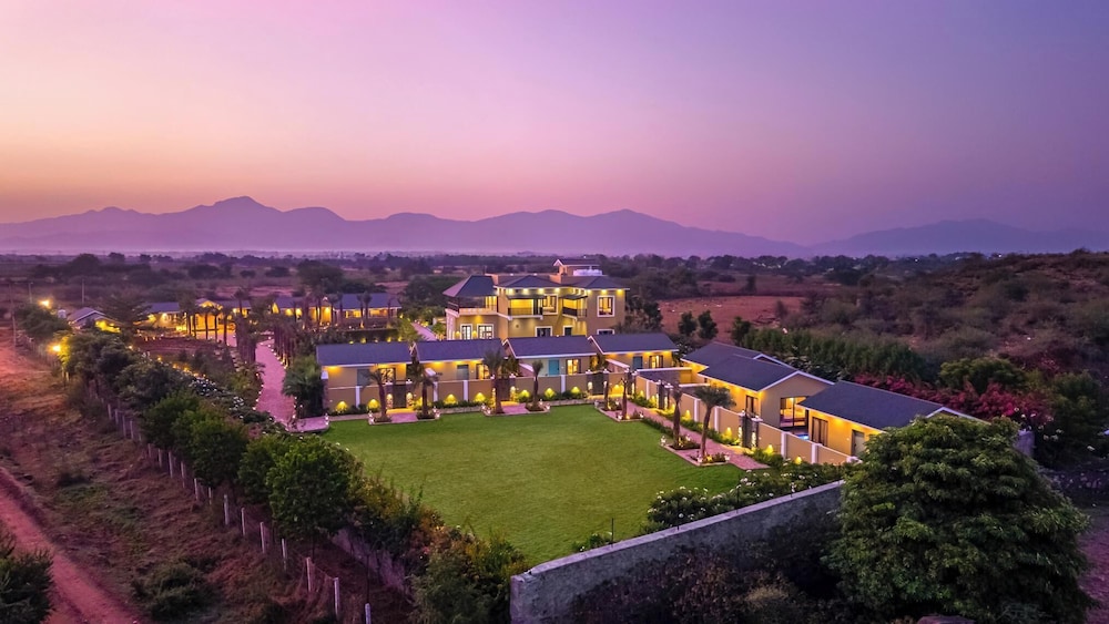 Merriment Luxury Resort & Private Pool Villa, Abu Road