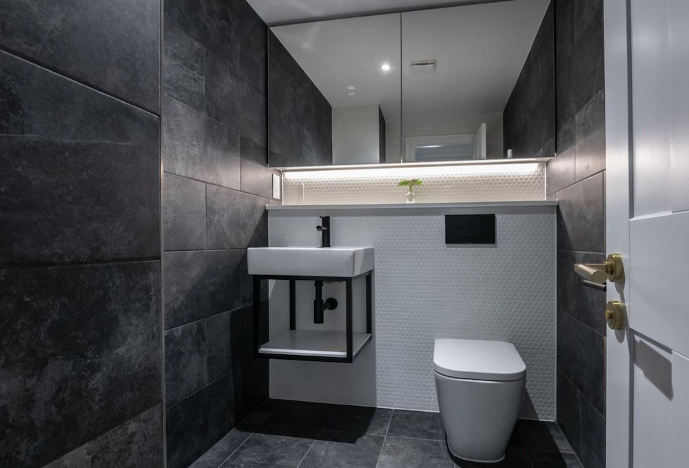 Royal Kensington Penthouse IX- 3 bed