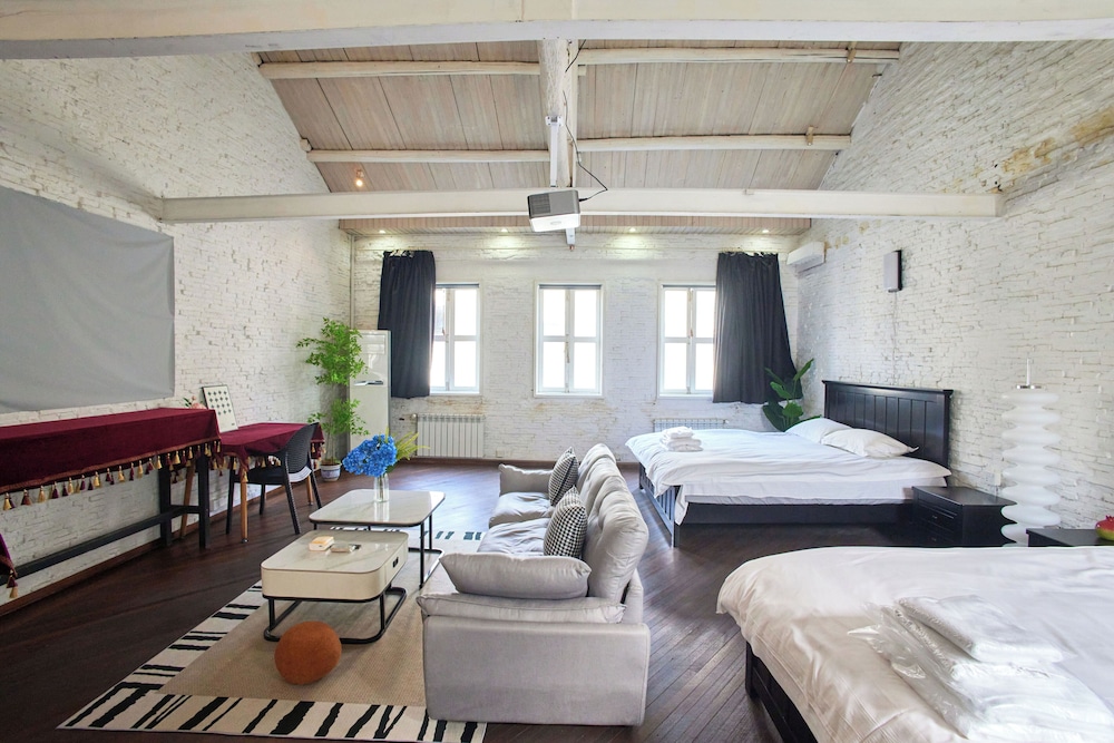 Book and Bed-Jingan Temple
