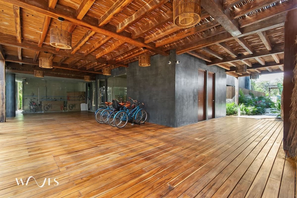 2BR w Private Pool - Steps Away From the Beach