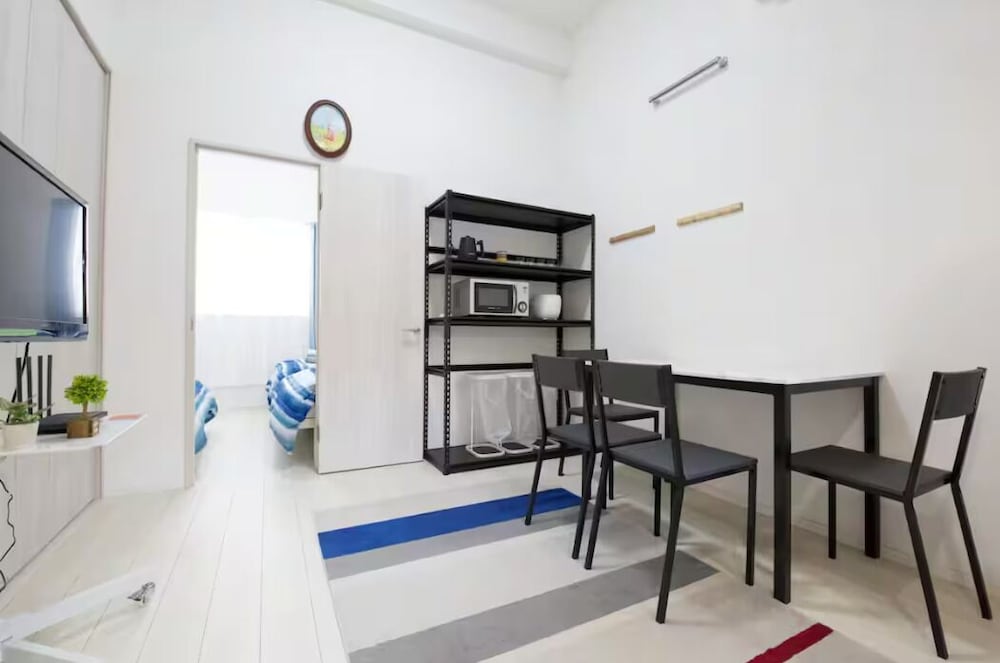 5 Minute Walk from Nishi Shinjuku Gochome Station