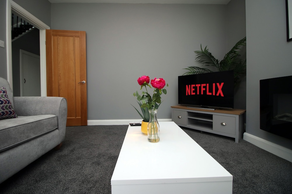 Carlton Grove by Tŷ SA view 5