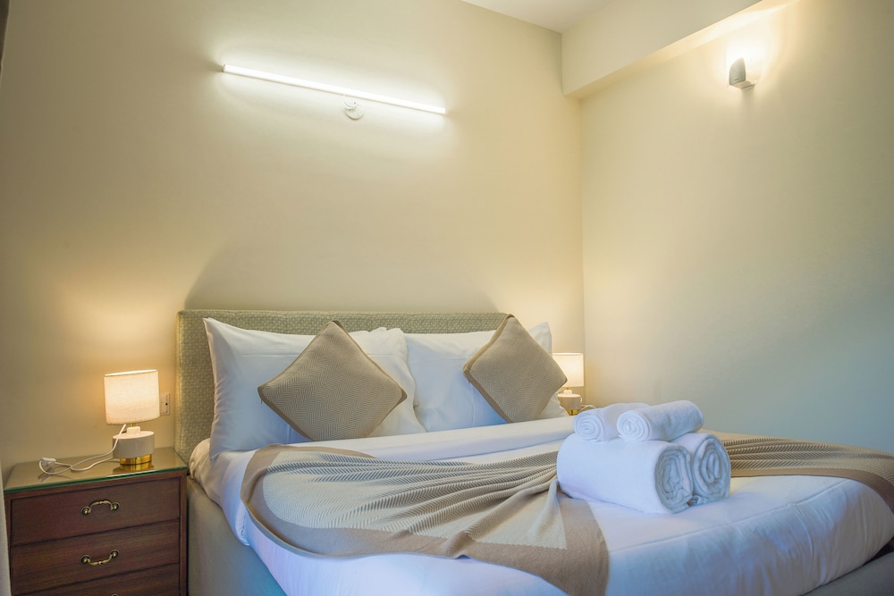 Alaya Stays Veera Marina 3 BHK Apartment