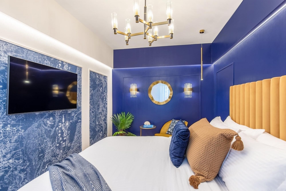 Holt - Modern Newly Renovated 5BR in the Heart of Bucharest view 5
