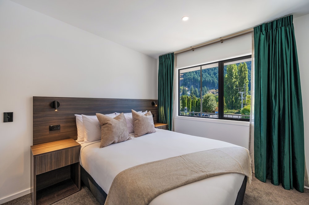 Luxe Suites and Apartments