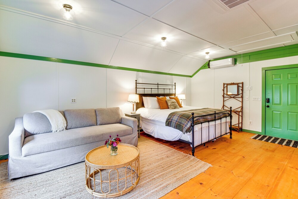 1 Mi to Beach: Lake Rabun Home w/ Carriage House