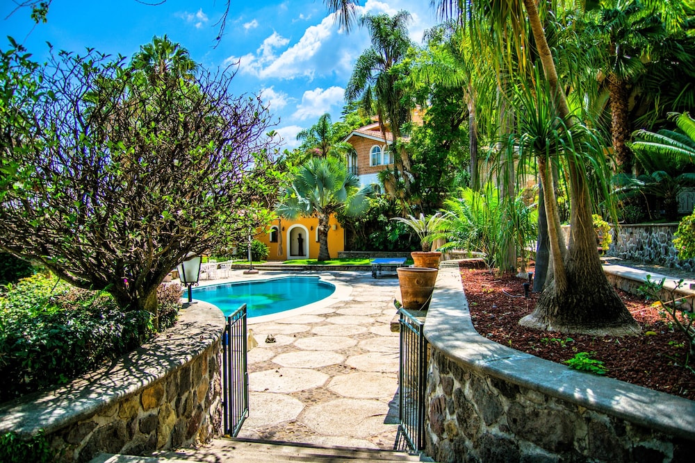 ANANA Rancho San Rafael 3 Bedrooms Hill