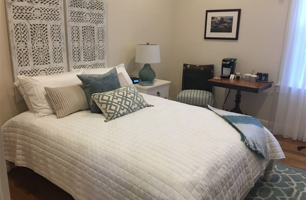 Ashford Acres Inn