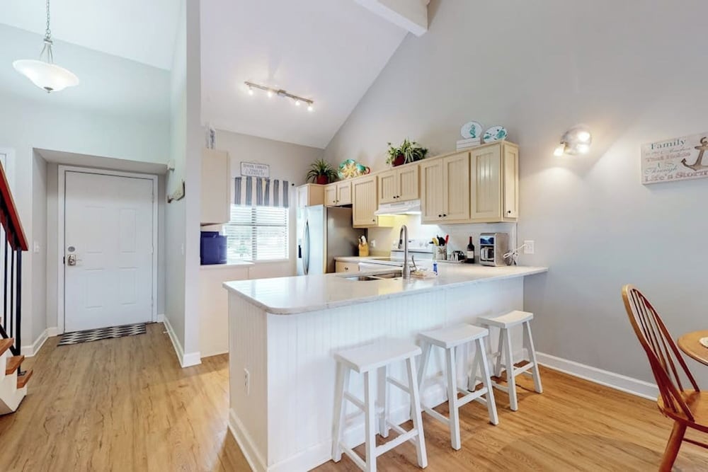 Mariner Lakes Condos