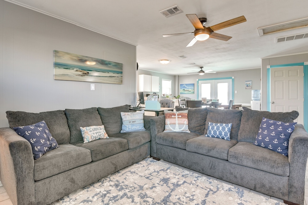 Private Bayfront Access 10 Mi to Galveston Beaches