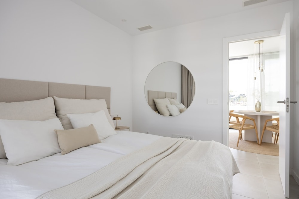 Stylish Luxury Suite With Terrace in Higueron