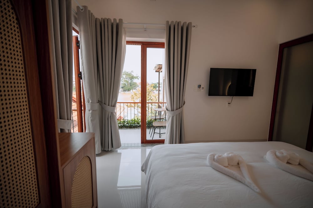 Hue Riverside Villa