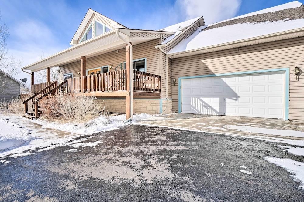Charming, Spacious & Pet-friendly Buena Vista Home view 5