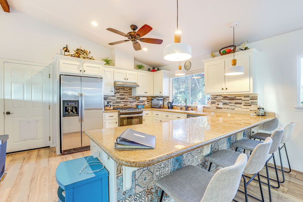 Near San Luis Obispo Wine Country: Mtn-view Haven