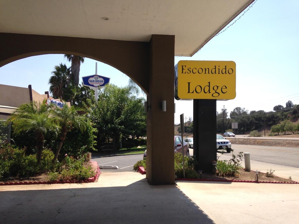 Escondido Lodge - Property Image 6