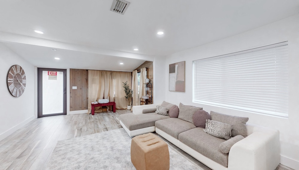 Casa Nirvana 4BR Home With Private Pool
