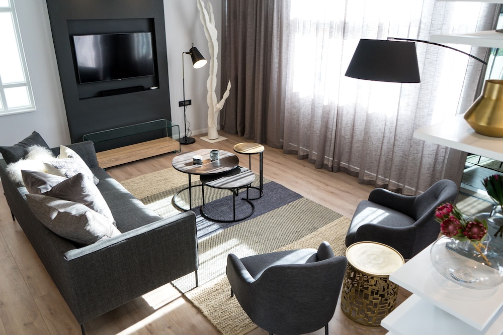 Kayleeway Apartments
