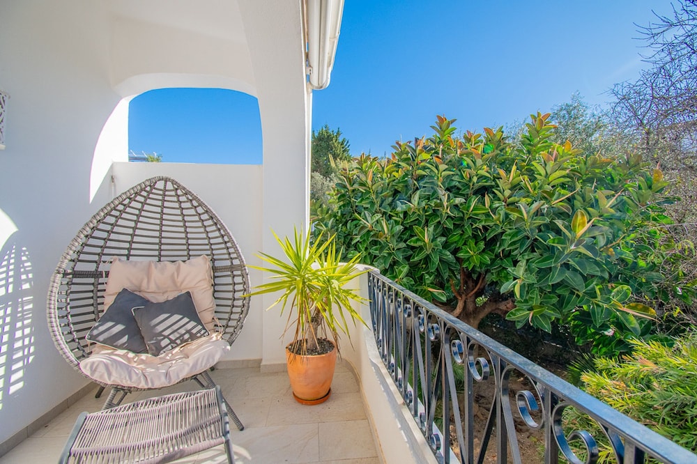 99 ADM Casa Mendes Fabulous Townhouse With Share