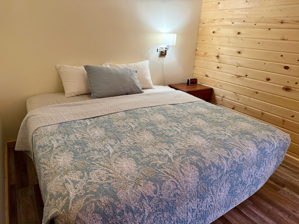 Cedarville Hotel
