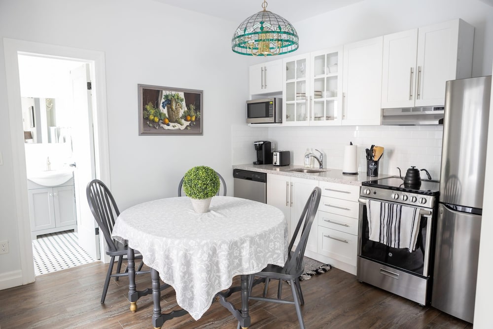 Modern Apt Neardowntown Ideal for Long Stays - U2
