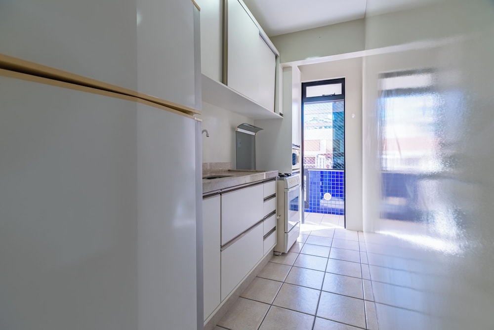Apt w/ Balcony 150m From Sea Meia Praia Rcb405