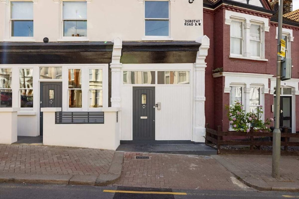 The Battersea Flat - Exquisite 2bdr Flat With Terrace