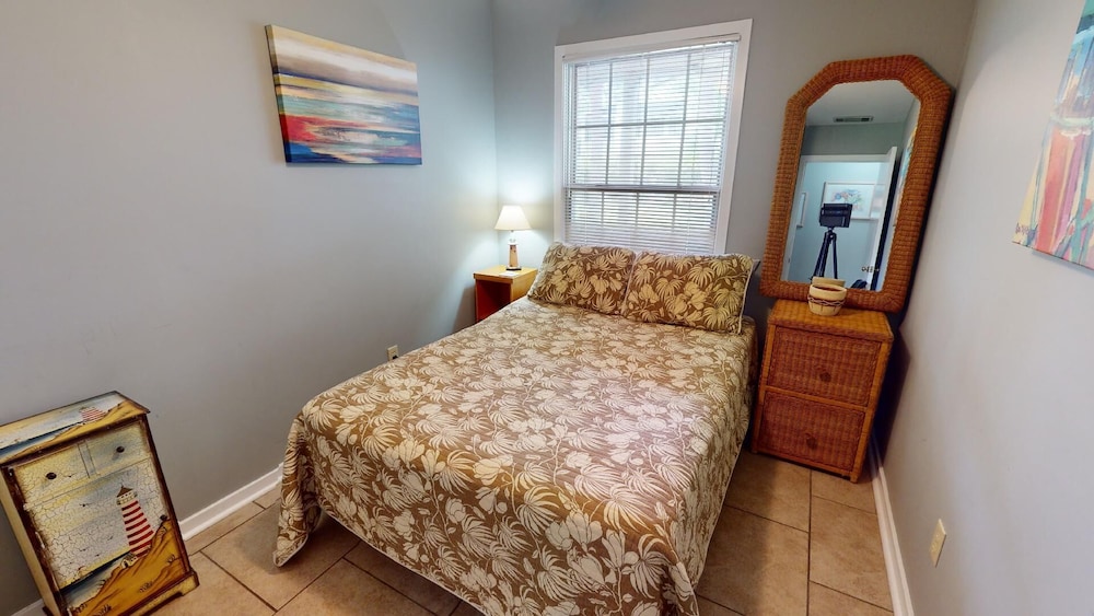 1111 2nd Avenue by Tybee Vacation Rentals