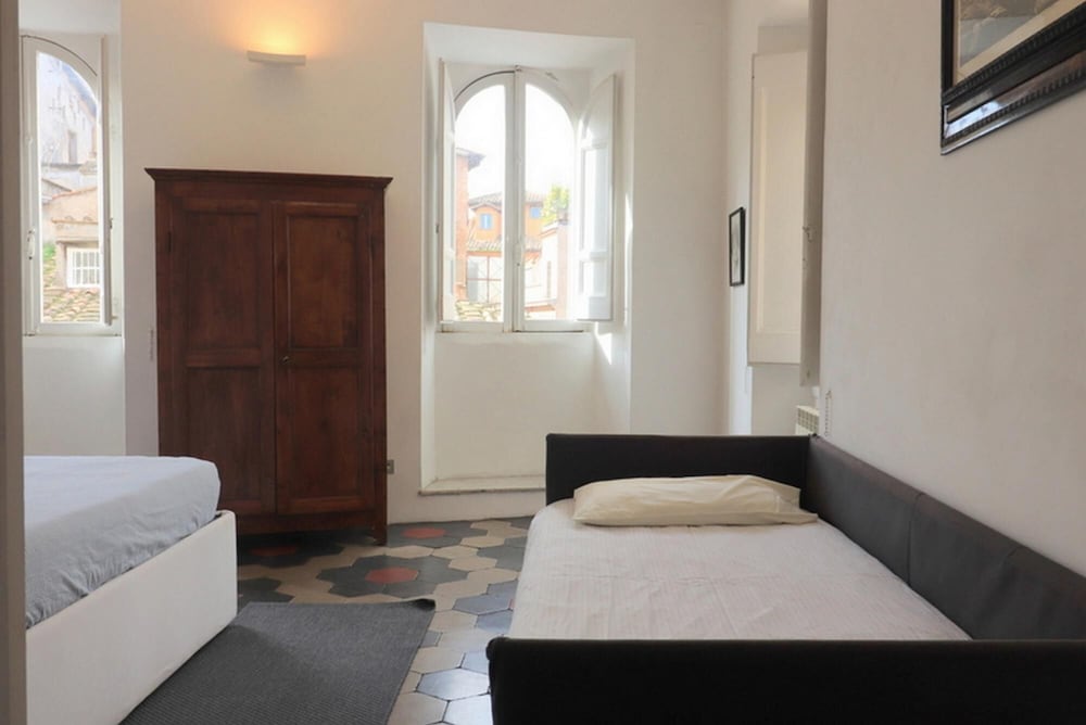 Enchanting 2BR Apt Near Pantheon Vatican