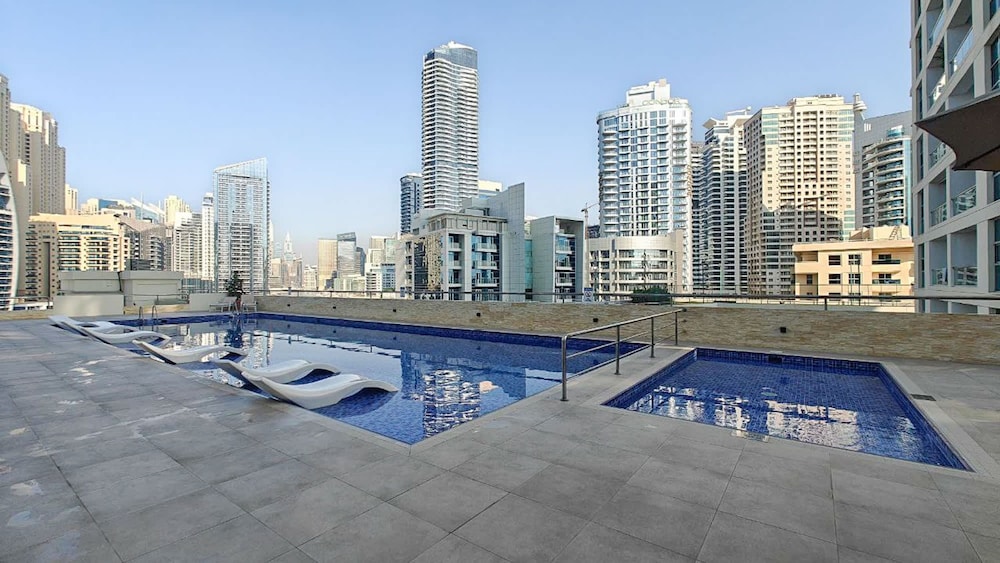 Lovely and Spacious 1BR in DEC Tower Near Marina Walk