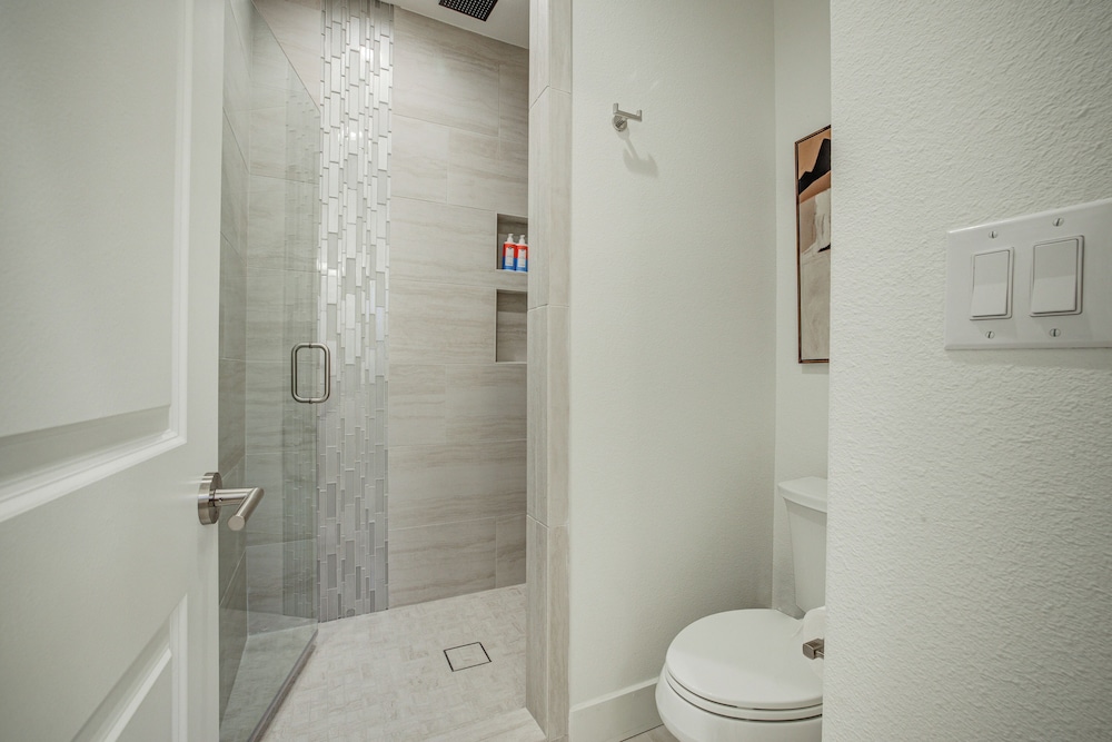 New Build, Private Pool, Near Pearl/riverwalk