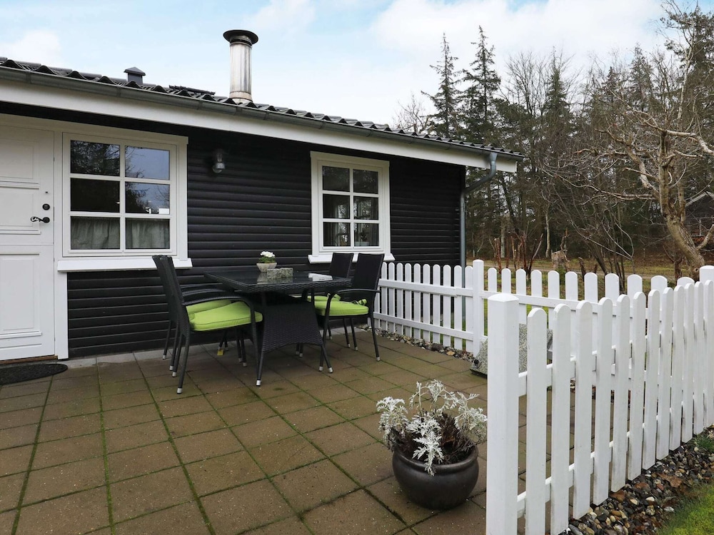 6 Person Holiday Home in Hals