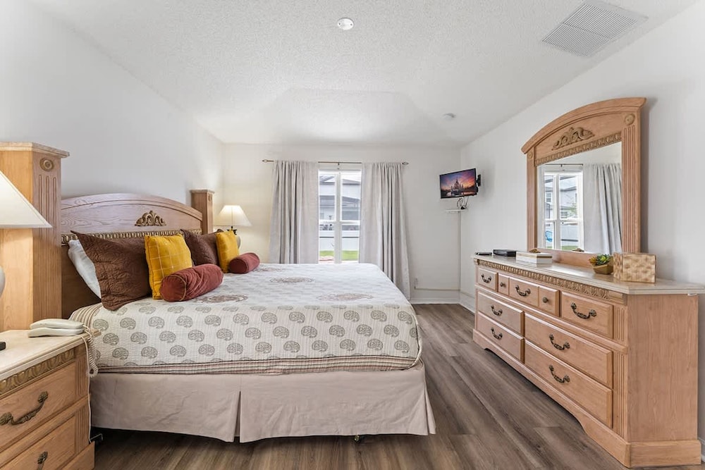 Entertaining Game Room 4BR Near Disney