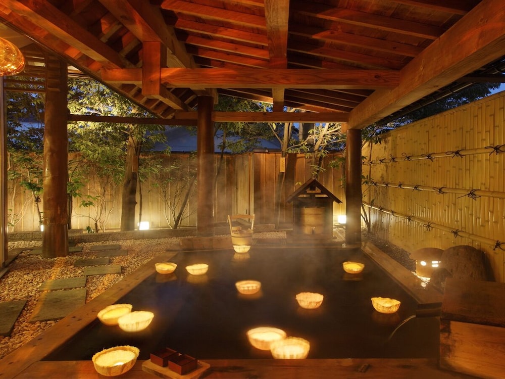 Hanaakarinoyado Tsukinoike