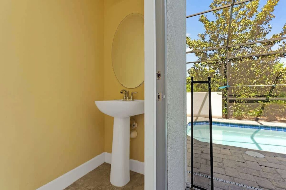 Comfortable Vacation Home up to 10 People